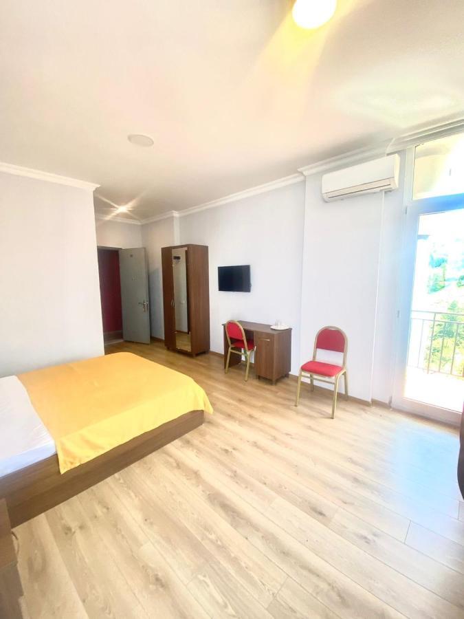 Mimino Aparthotel Batumi Exterior photo